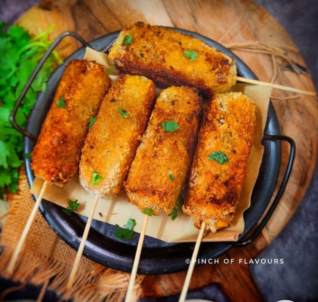 White Sauce Sandwich (Beef-Chicken-Veg)