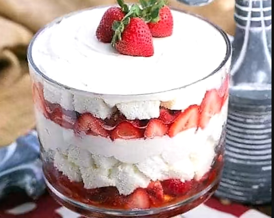 Stawberry Cheese Cassarole